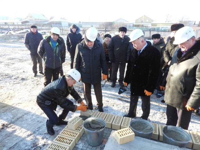 29 ноября 2018 г. состоялась закладка кирпича под строительство детского сада в с. Урмаево Комсомольского района 
