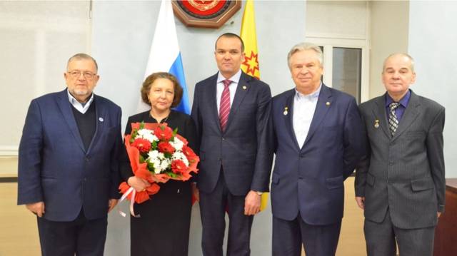 Чăваш Ен Пуҫлăхĕ Михаил Игнатьев Раҫҫей ăслăлăх академийĕн ĕҫченĕсене патшалăх наградипе Тав ҫырăвĕсем парса чысланă