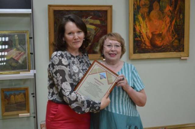 В Музее чувашской вышивки открылась выставка Валентины Илем «Цвет и орнамент»
