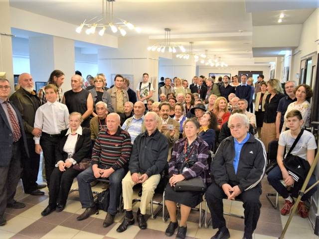 11 сентября в галерее «Серебряный век» Национальной библиотеки Чувашской Республики развернулась юбилейная выставка «Мир Геннадия Айги»