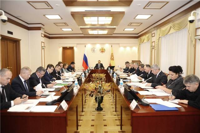 Чăваш автономийĕн 100 çулхи юбилейне уявлас енĕпе ĕçлекен ушкăнăн тата Республика кунне паллă тăвассипе ĕçлекен йĕркелӳ комитечĕн ларăвĕ