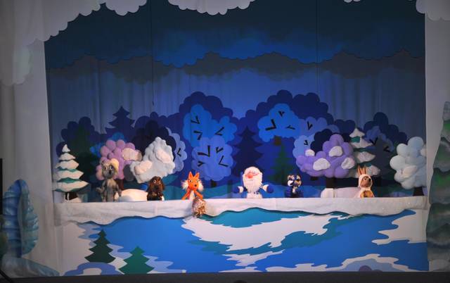 Чувашский театр кукол представит спектакль «Белая шубка для Зайчонка» М. Юхмы в г. Москва