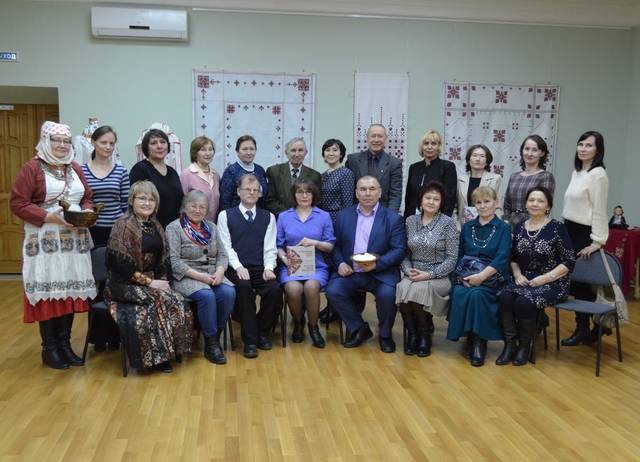 Состоялась презентация альбома-каталога Натальи Захаровой-Кульевой «Волшебные узоры кӗскĕ. Асамлӑ кĕскĕ эрешĕсем»