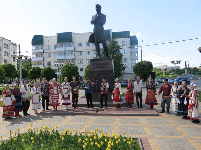 МИТИНГ, ПОСВЯЩЕННЫЙ 127-ЛЕТИЮ СО ДНЯ РОЖДЕНИЯ КЛАССИКА ЧУВАШСКОЙ ЛИТЕРАТУРЫ КОНСТАНТИНА ИВАНОВА