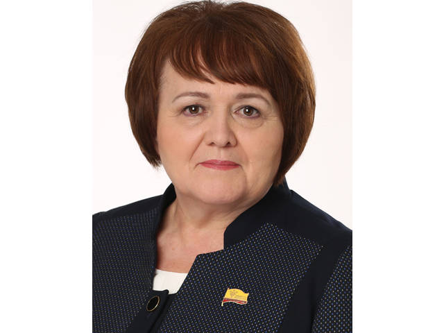 Чӑваш Республикин Патшалӑх Канашӗн Председателӗ А.Е. Егорова Атте кунӗ ячӗпе саламлани