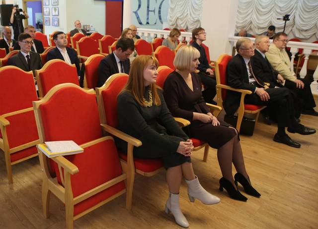 Валентина Харитонова «Халăх паттăрлăхне асăнса: СССР тылĕ тата Сăр хӳтĕлевĕ, 1941−1942 ҫҫ.» ăслăлăх конференцийĕн ĕçне хутшăннă