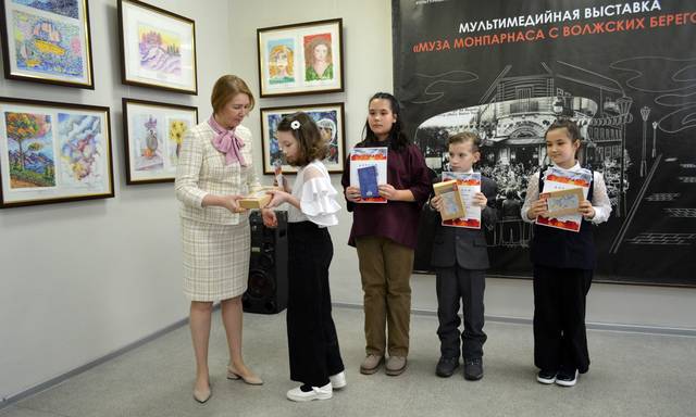 В Культурно-выставочном центре «Радуга» состоялось открытие выставки «Муза Монпарнаса с волжских берегов»