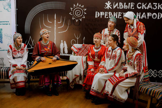 В Русском драматическом театре состоялась премьера спектакля «Живые сказки древнего народа»