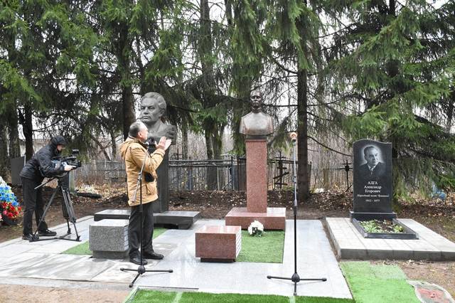 В столице Чувашии установили памятник народной артистке СССР Вере Кузьминичне Кузьминой