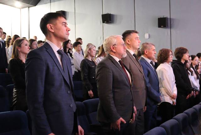 В театре юного зрителя им. М. Сеспеля почтили память жертв блокады Ленинграда