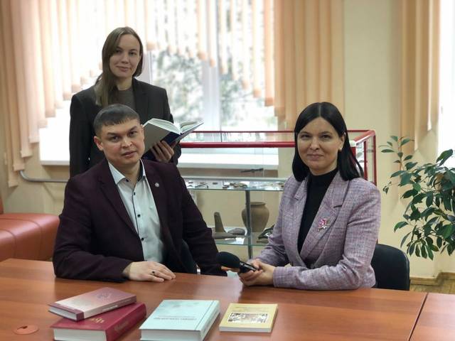 ЧПГӐИн çамрăк специалисчĕсем тата вӗсен вӗрентӳҫисем ҫинчен «Ӗҫре – ҫамрӑк специалист» радиокăларăмра итлӗр